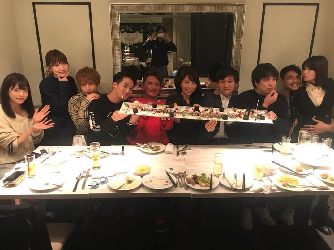 保田賢也さんのインスタグラム写真 - (保田賢也Instagram)「. 少し遅めの新年会でした 新メンバーも加わって賑やかに 楽しかった 次はお花見かな🌸 幹事のダイキに感謝‼️ . #新年会 #あいのり #テラハ #withB #新メンバー #二枚目は男子だけ #俺たちは #頑張ろう #あ、パーマかけたよ #誰も気付いてくれなかた #かなしみ」1月25日 23時44分 - kenya_yasuda_