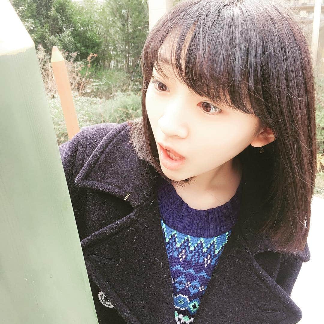 前野えまさんのインスタグラム写真 - (前野えまInstagram)「お天気の良い日は公園や緑がたくさんある所に行きます。 この日は仲良しのまりあちゃんと遊びました。  #公園  #公園遊び  #緑  #遊具  #休日  #休日の過ごし方  #前野えま  #郡司茉莉愛」1月25日 16時20分 - maeno_ema