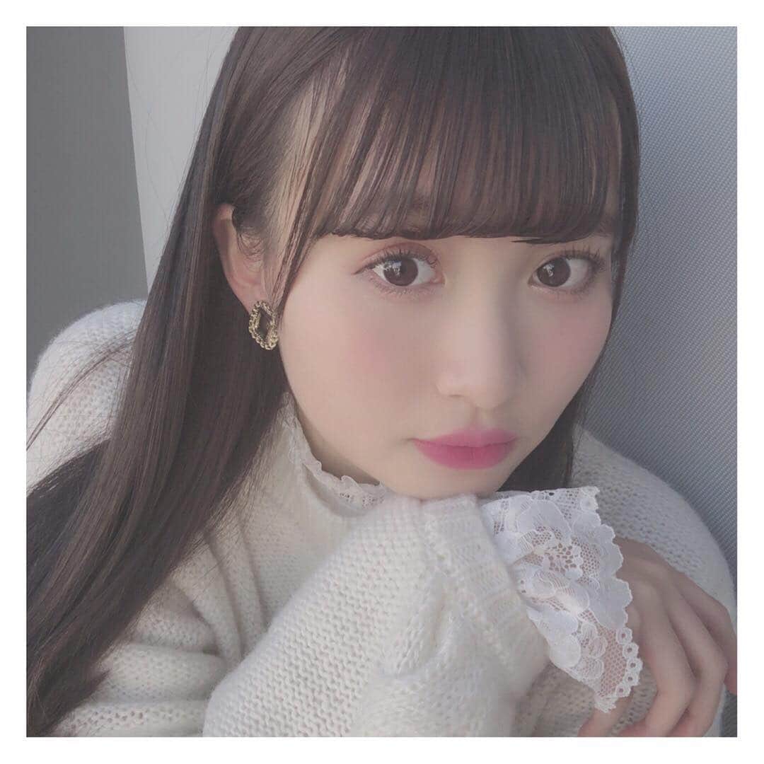 中野あいみさんのインスタグラム写真 - (中野あいみInstagram)「﻿﻿ ﻿﻿ 。🕊☁︎﻿﻿ ﻿﻿ ♥︎︎ - ♥︎︎ - ♥︎︎ - ♥︎︎ - ♥︎︎ - ♥︎︎ - ♥︎︎ - ♥︎︎ - ♥︎︎ - ♥︎︎ - ♥︎︎ - ♥︎︎﻿ - ♥︎︎﻿﻿﻿ ﻿﻿ #中野あいみ #あいみんぐらむ #めがね #ふわふわ #ニット女子 #レース #ガーリー #この日は自分らしいコーデでした #最近ぶらさがらないタイプのイヤリングにどハマり中 #イヤリング #すきすきだいすき #るんるんるん #甘々」1月25日 18時11分 - nakano_aimi