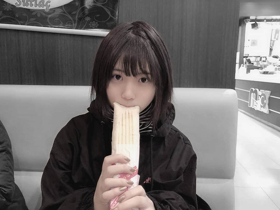 小畑優奈さんのインスタグラム写真 - (小畑優奈Instagram)「ケバブスキ。 みんなコメントとかDMしてね。☺︎」1月25日 19時06分 - yuna_obata48