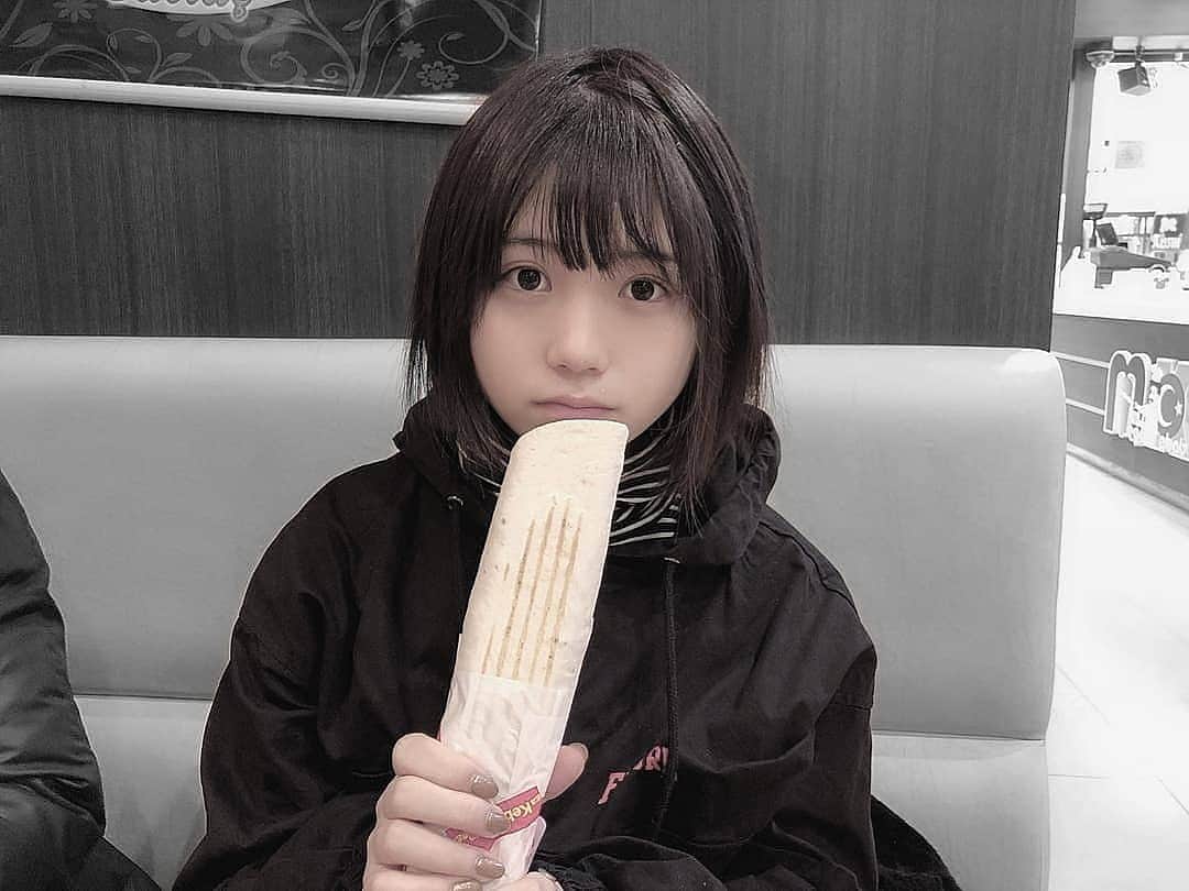 小畑優奈のインスタグラム：「ケバブスキ。 みんなコメントとかDMしてね。☺︎」