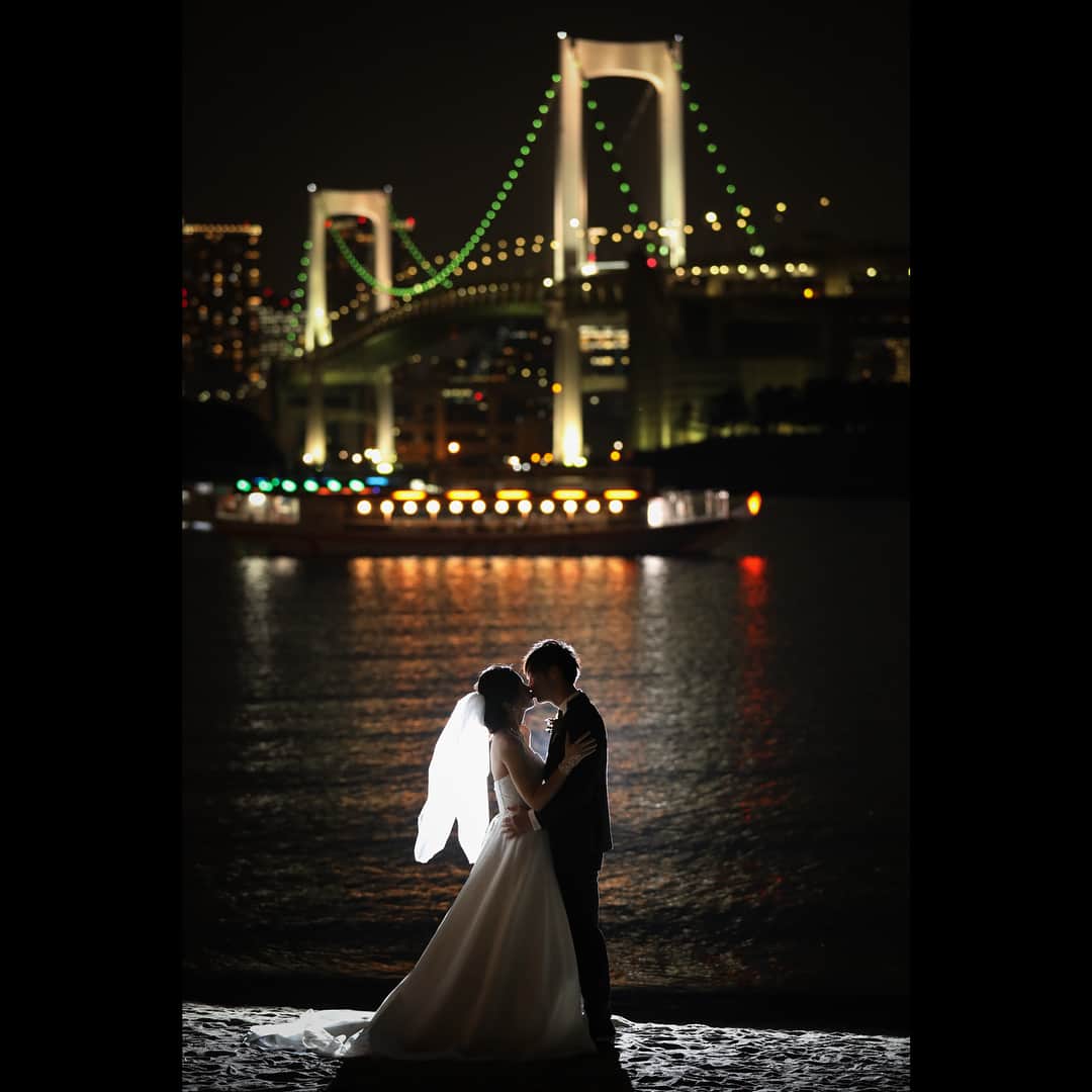 StudioAQUA TOKYOBAYのインスタグラム：「. . Photographer @hiroyoshishima . #studioaquatokyobay #最後の日まで #スタジオアクア東京ベイ #光と影 #プレ花嫁  #卒花 #結婚式準備 #結婚式写真 #ウェディングドレス #和装 #関東花嫁 #東京駅前撮り #後撮り #撮影指示書 #ロケーションフォト #花嫁ヘア #美容師 #ヘアメイク #ウェルカムボード #ポートレート #チェリフォト #プラコレ #2019夏婚 #2019春婚 #写真好きな人と繋がりたい  #日本中のプレ花嫁さんと繋がりたい #全国のプレ花嫁さんと繋がりたい #東京カメラ部 #写真家 #결혼 . @studioaqua_tokyobay @decollte_weddingphoto」