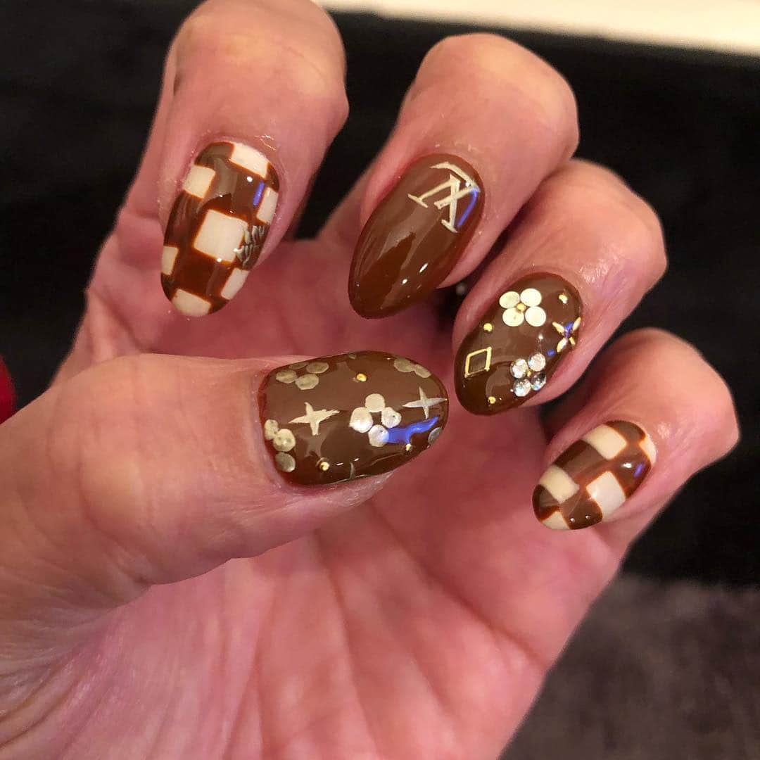 岡田実音さんのインスタグラム写真 - (岡田実音Instagram)「今年初のネイル💅 ヴィトン風💅」1月26日 8時54分 - mio.okada