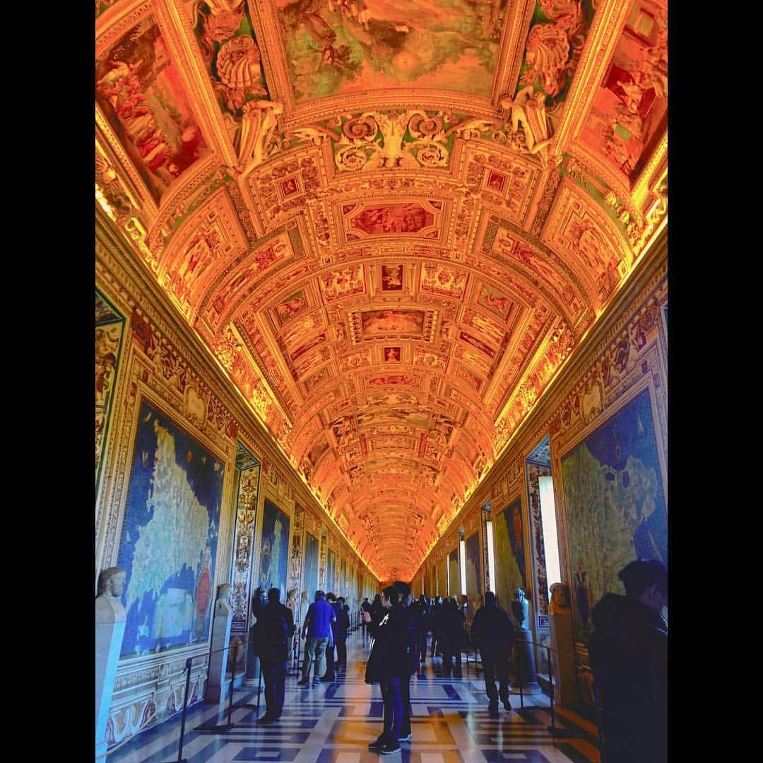 ベッキーさんのインスタグラム写真 - (ベッキーInstagram)「バチカン美術館。 ローマパスでメトロ乗り放題。」1月26日 18時04分 - becky_dayo