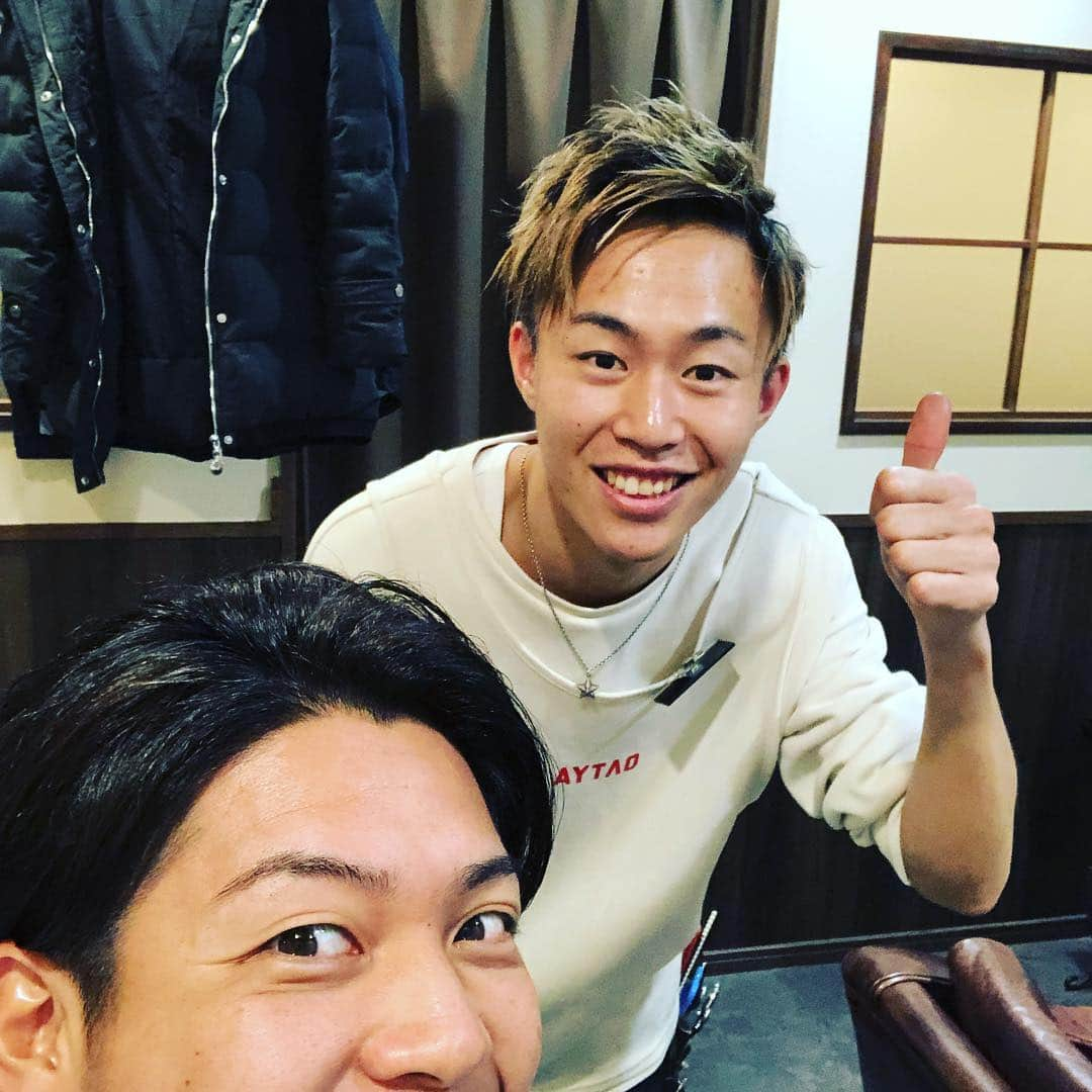 白崎浩之さんのインスタグラム写真 - (白崎浩之Instagram)「頭スッキリ♫ 色々スッキリさせてから初めてのオリックス宮崎キャンプを迎えようと思います。  #心斎橋ハピネス #前川くん #いつもくだらない話聞いてくれて #ありがとう #初公開 #ビションフリーゼ #めっちゃビビり #のわりにすぐ寝る #かわいいかよ」1月26日 18時13分 - shirasaki_hiroyuki