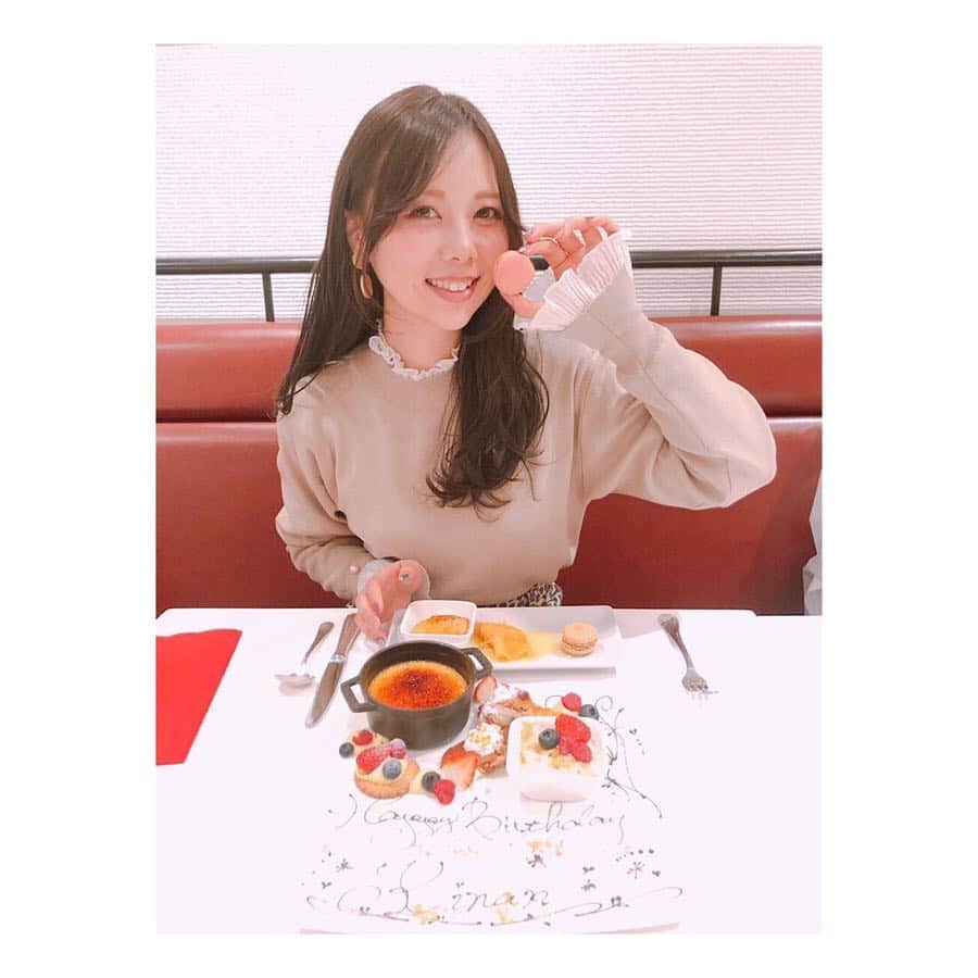 西村季里子のインスタグラム：「・ デザートも選べるコース料理にしてたから、 まさかサプライズでバースデープレートが 出てくるとは思わなくてびっくりした😭💘 「Happy birthday Kinanさん🎂」 って言われて、Kinanって呼ばれるのが 久しぶりすぎて忘れてた😂😂 あ〜〜〜幸せ美味しかった🥰 #lamerepoulard #ラメールプラール#有楽町 #バースデー#バースデープレート  #サプライズ#デザート#ケーキ#🎂 #コース料理#しっかり食べたのに #デザートもペロリ#自分怖いわー #Kinan#きなん#って久しぶりに言われた #反応できなかった#私kinanだったわ #followme #follow」