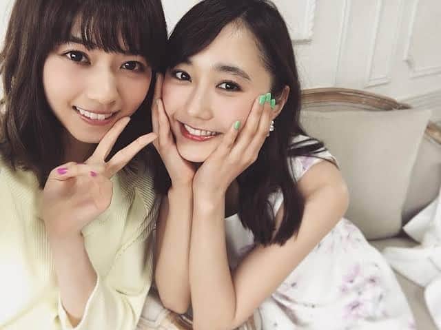 俳優ファンアカウントのインスタグラム：「ゆうななせ💓 #のんの #すずきゆうな #鈴木友菜 #にしのななせ #西野七瀬 #なあちゃん #ななせまる #乃木坂46好きな人と繋がりたい #西野七瀬好きな人と繋がりたい @nonno_magazine #ゆうななせ #乃木坂46」