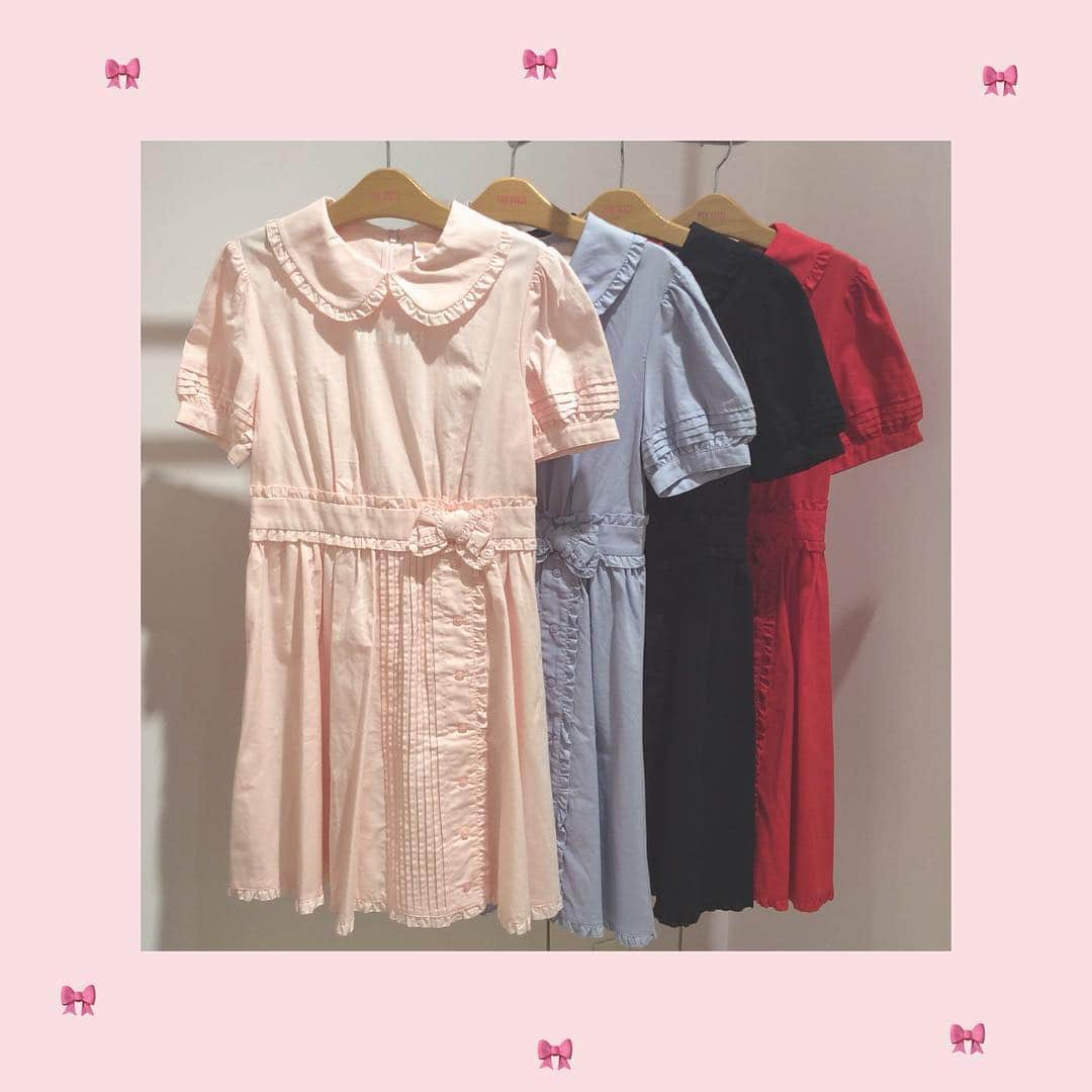 PINKHOUSE CHELSEAのインスタグラム：「💜 お買い得商品のご紹介🌷 . . 綿ローンフリルワンピース🎀 60%OFF❣️ ¥24,000→¥9,600+tax . . . . . . ＊数が少なめとなっておりますので商品によってすぐ完売してしまう可能性がございます。ご了承くださいませ。 . . . 🍒お問い合わせ先　 伊勢丹新宿店本館２階＝イセタン ガール/ピンクハウスチェルシー 03-3352-1111（大代表） . . #ピンクハウスチェルシー #pinkhousechelsea #新宿伊勢丹 #sale」