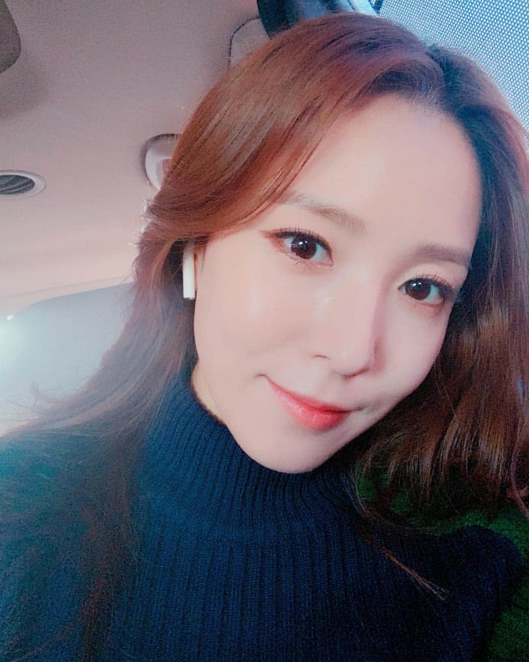 BoAのインスタグラム：「더팬 오늘부터 생방송! 와 ;; 근데 길 엄청 막혔다요 😭」