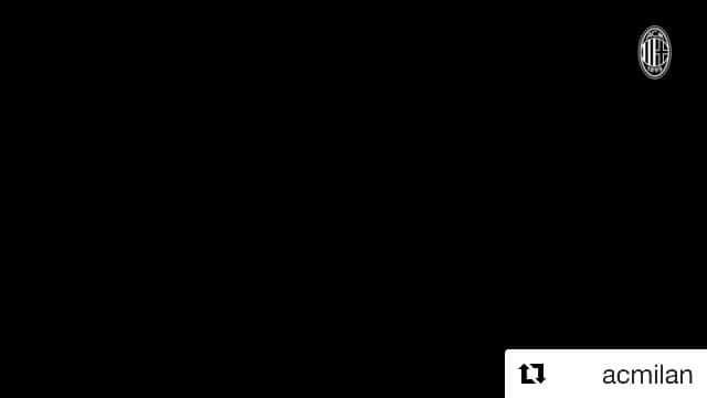 アレッシオ・ロマニョーリのインスタグラム：「#Repost @acmilan with @get_repost ・・・ "Our colours must unite people, not divide them" AC Milan stands up to racism.  Respect. For all. Always. "I nostri colori devono unire, non dividere" Il Milan scende in campo per dire no a ogni forma di razzismo Rispetto. Per tutti. Sempre.」