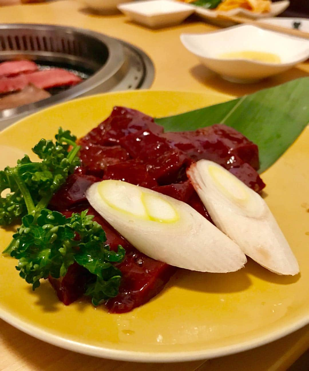 濱野りれさんのインスタグラム写真 - (濱野りれInstagram)「Yakiniku 'Kinryuzan' #Reservation ➡︎ Half a year #Taste ➡︎ A The exterior of the building is a Japanese traditional house. You can have fun premium meat with casual style😊💓 But it's very difficult to get reservation😂 . . 超予約困難焼肉店...🤤🌸 お肉食べるのも焼くのもすき🥺 . . #rirelog#kinryuzan#shirogane#yakiniku#wagyu#wagyubeef#kobebeef#tokyoeats#toptokyorestaurants#tokyogourmet#lovetoeat#eatlover#tabelog#炭焼金竜山#金竜山#焼肉#焼肉屋#予約困難#食べログ高評価#食べログ4##六本木グルメ#グルメ記録#東京グルメ#ハラミ#レバー#上タン」1月26日 19時38分 - riregram