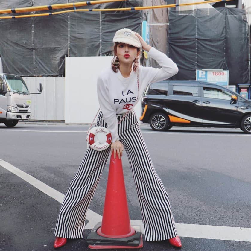 明日花キララのインスタグラム：「私はとある仕事でまたまた海外に来ていて、時差ばかりで少し大変ですが... 2月は皆様とたくさんお会いできるのでそれを楽しみにお仕事頑張ります！🦙❤︎ . #スタイルブックのイベント #全て完売ありがとうございます」
