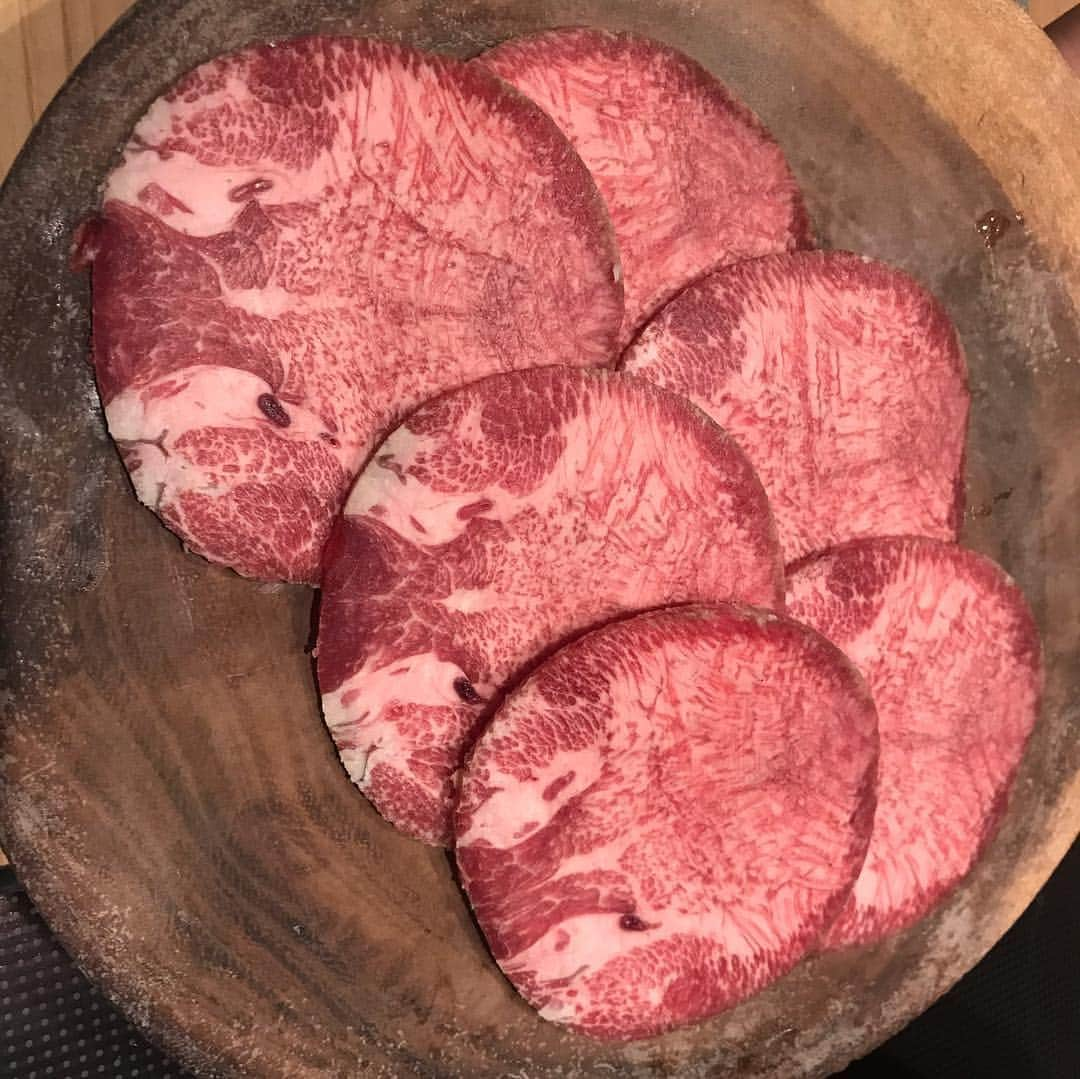 なちゅさんのインスタグラム写真 - (なちゅInstagram)「#Kintan #Daikanyama #Ebisu #肉 #🥓 #しゃぶしゃぶ #個室 #野菜 #キンタン #大好き❤️ 肉食べたいよー❤️ 野菜食べたいよー🍆🍅🍅🍆🥑🥦🥒🌶🌽🥕🥔🍠 何から何までお腹いっぱい♡ ( ´⚰︎` )毎日頑張る〜！笑  今日も走り回った🏃！💓」1月26日 22時09分 - nachudesu1223