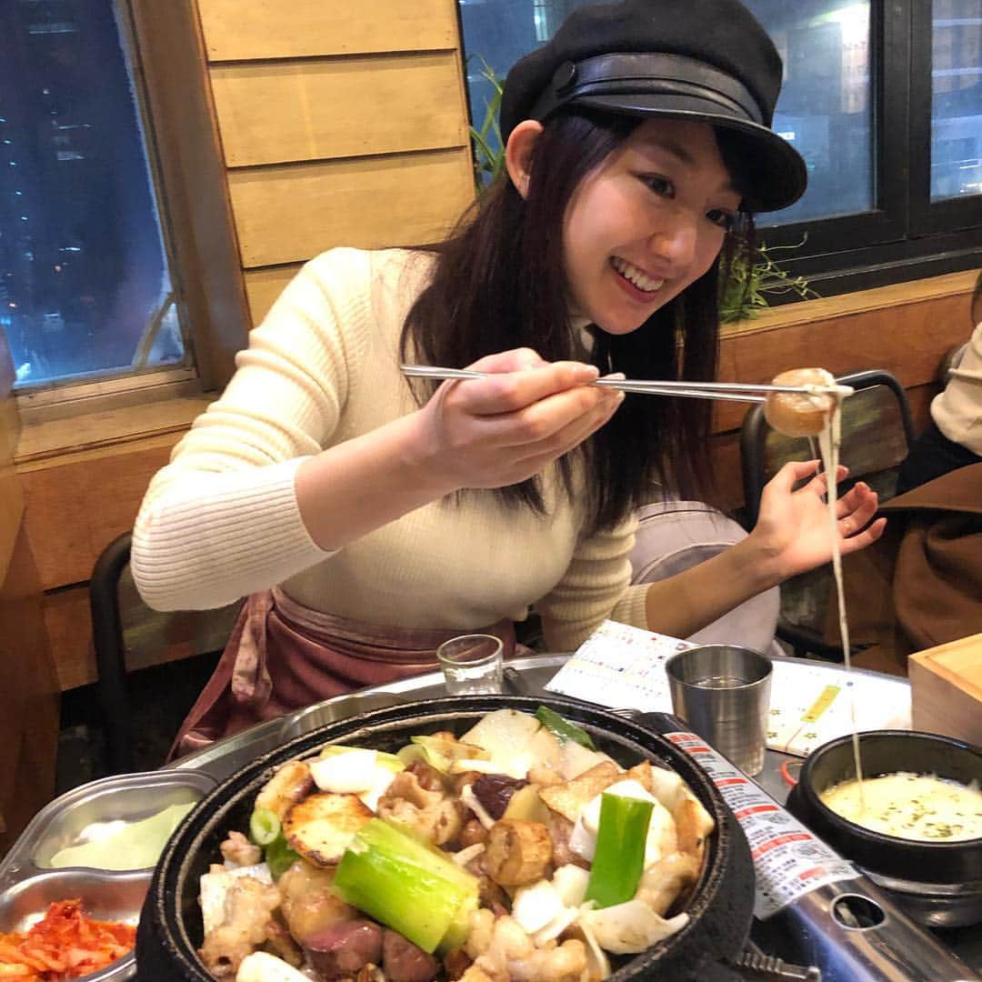 尻無浜冴美のインスタグラム：「明洞のここのホルモン 本気で最強に美味かった！❤️❤️❤️ あ〜またすぐ行きたいよ😭 みんな、明洞行った際はここのホルモン(#コプチャン )オススメだよ！ ぷりっぷりで新鮮😍 エリンギや長ねぎも甘くて美味しいよ♪ 教えてくれたももちゃん @momochadayo ありがとー✨✨ #일번지곱창대창  #イルボンチコプチャン  #明洞グルメ  #韓国旅行  #korea  #trip  #ホルモン  #乙支路入口駅 近くだよ」