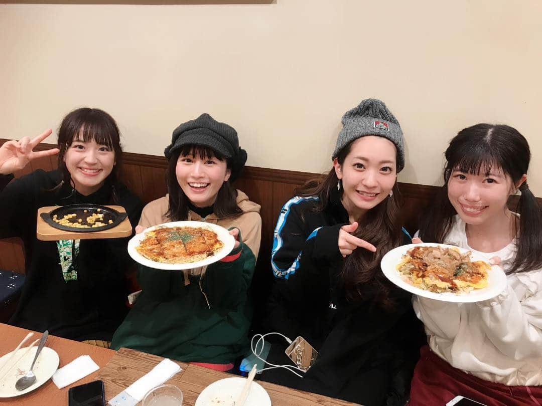 渡邊ちこのインスタグラム：「notall全国ツアー in 広島 お好み焼きが神❤️ 明日12時〜サンモール遊びに来てねー！！」