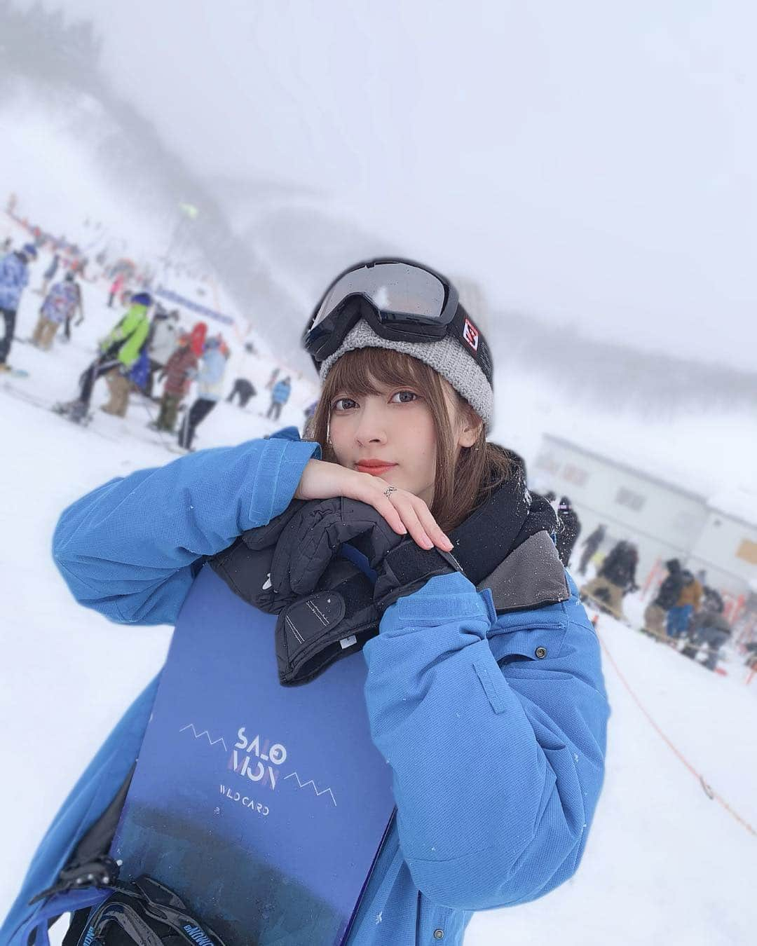 外川礼子のインスタグラム：「． 友達とガーラ湯沢へ今季初滑り行ってきました🏂 #ガーラ湯沢 駅から直結でとっても楽！ あとなんでこういうところで食べるカツカレーは美味しすぎるんだろうか🍛 スノボはまだまだ全然へたっぴだから、もっと上手くなりたいな！また来たい！ #新潟 #gala湯沢 #スノボ #スノーボード #スノボ女子 #スノーボード女子 #ウィンタースポーツ #冬スポ」