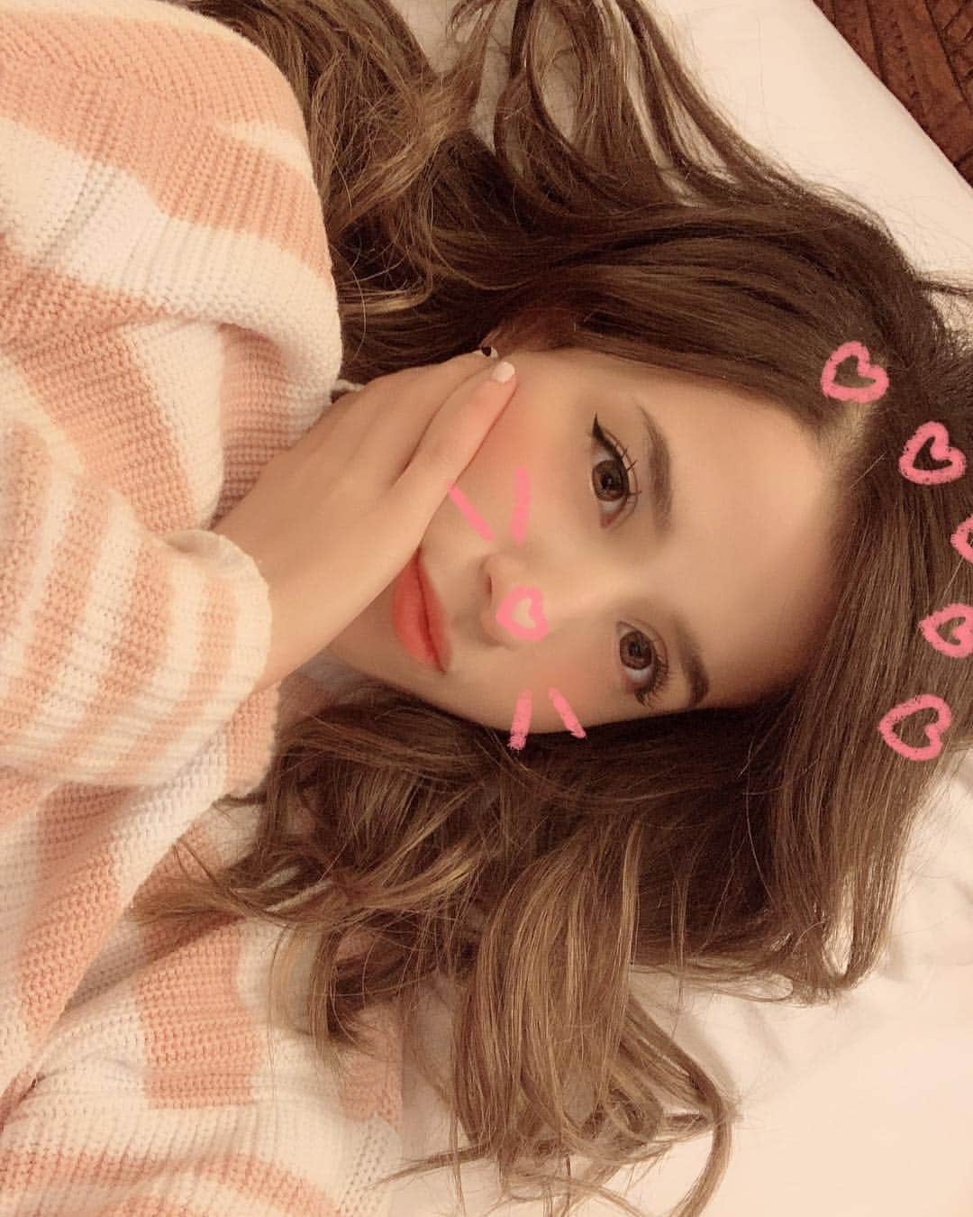 Pokimaneさんのインスタグラム写真 - (PokimaneInstagram)「Thanks for 3M Instafam❤️☺️ what are you up to right meow?」1月27日 8時28分 - pokimanelol