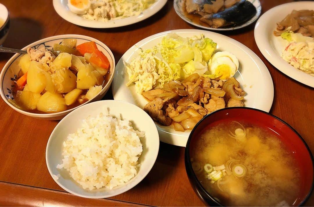 鈴木奈々さんのインスタグラム写真 - (鈴木奈々Instagram)「今日は旦那さんの実家で、 夜ご飯を食べました♡♡♡ とっても美味しかったです^_^ ごちそうさまでした♡♡ #旦那さんの実家でご飯  #生姜焼き #肉じゃが #なめこの味噌汁  #ごちそうさまでした」1月27日 21時22分 - nana_suzuki79