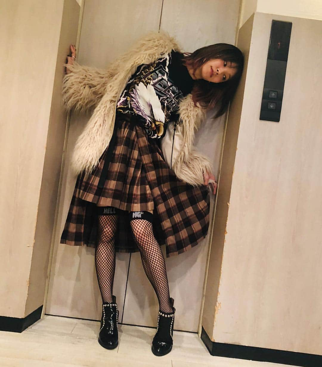 LiSAさんのインスタグラム写真 - (LiSAInstagram)「リスアニ!2019ブログ更新しました☻【BLOG】http://ameblo.jp/lxixsxa/  おぱんふありがとうございました☻ #LiSA #リスアニLIVE2019 #りさふく #くばちゃまコーデ」1月27日 13時52分 - xlisa_olivex