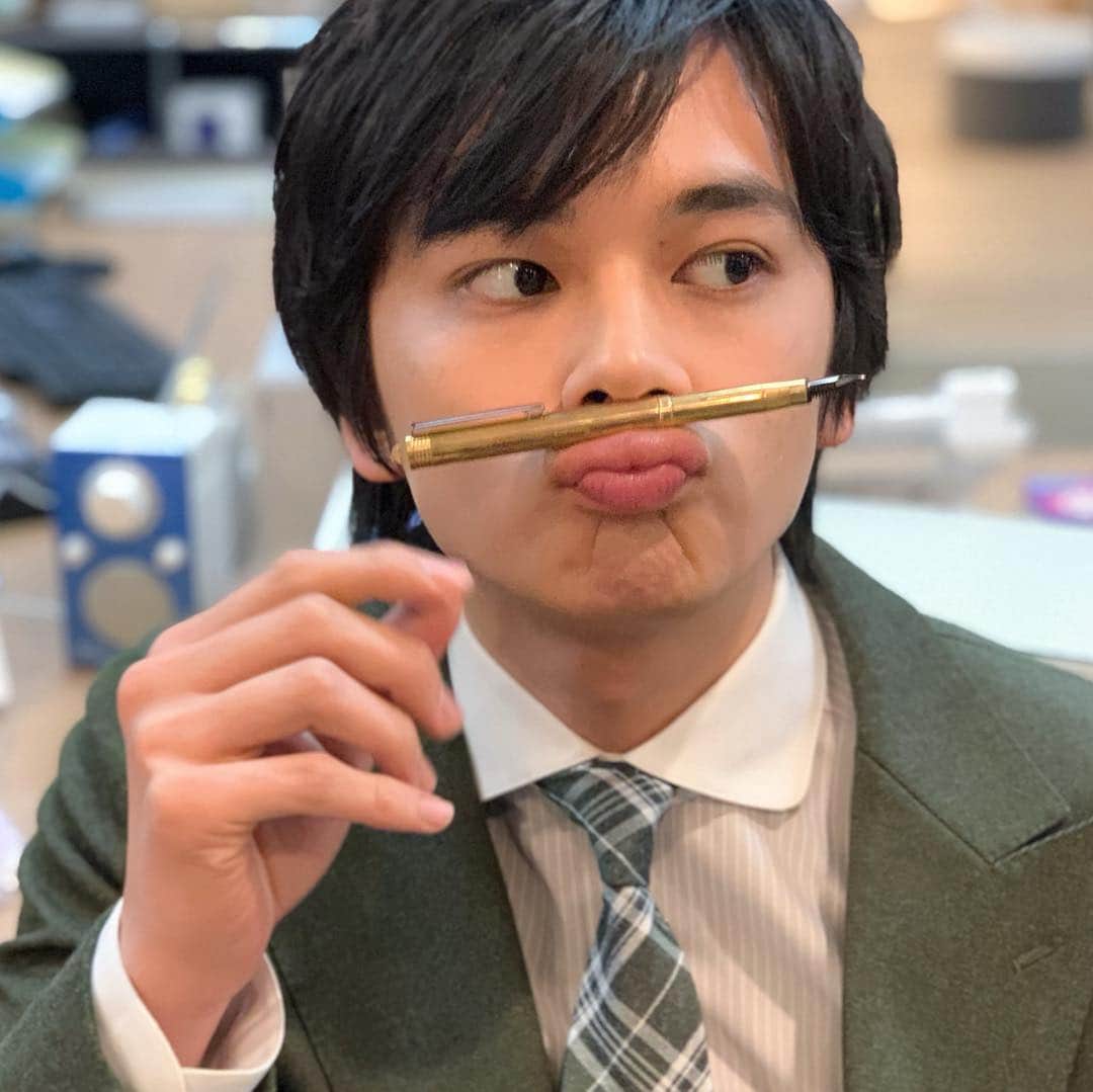 朝飛光太郎（グッドワイフ）のインスタグラム：「朝飛インスタはじめました。  #インスタはじめました🔰  #おてやわらかにお願いします  #弁護士 やってます。」