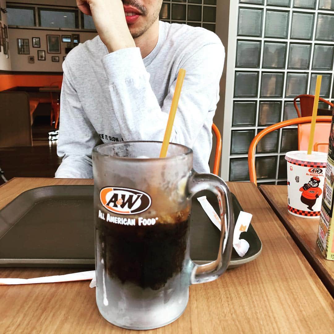 川崎亘一のインスタグラム：「初めて飲みました。」