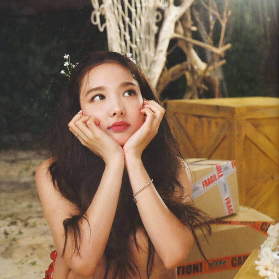 ナヨンさんのインスタグラム写真 - (ナヨンInstagram)「Summer Nights 🙈🙉🙊」1月27日 18時24分 - twicenayeon