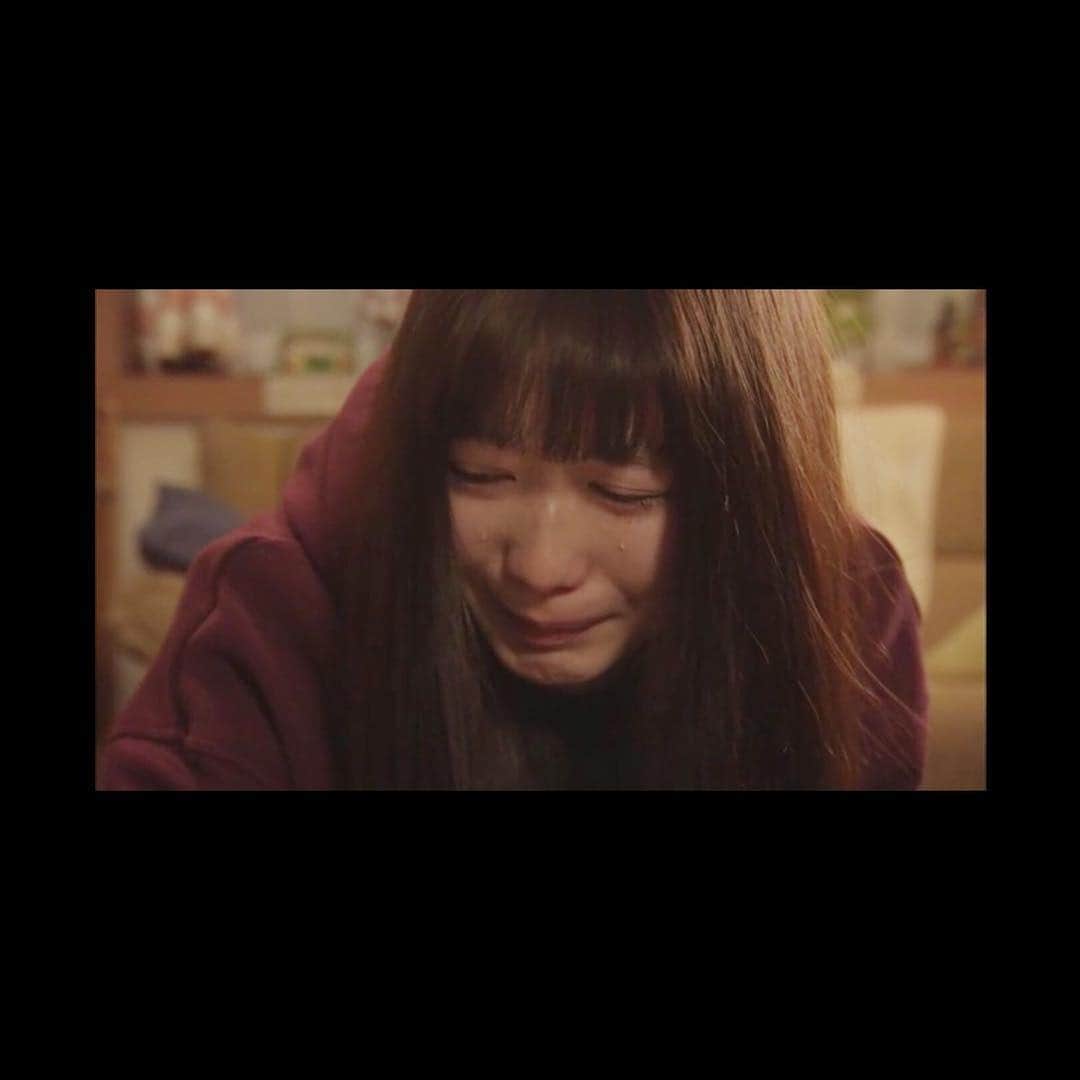 岡本夏美さんのインスタグラム写真 - (岡本夏美Instagram)「🎬. 「泣きたい時は泣けばいい。 涙の粒だけ幸せの花が咲くんだから」 さくらさんが 教えてくれたこと。  良い事も、 悪い事も待っている未来に、 必死に立ち向かう勇気と、 時には逃げる大切さ。 そんな事を このドラマは教えてくれました。  皆さま 全8話、ご視聴ありがとうございました。 そして沢山の感想も 届きました。 想いは、ラインブログに書きましたので、ぜひ お時間ありましたらのぞいてみてください。 (ストーリーにURL添付)」1月27日 20時02分 - okamoto_natsumi