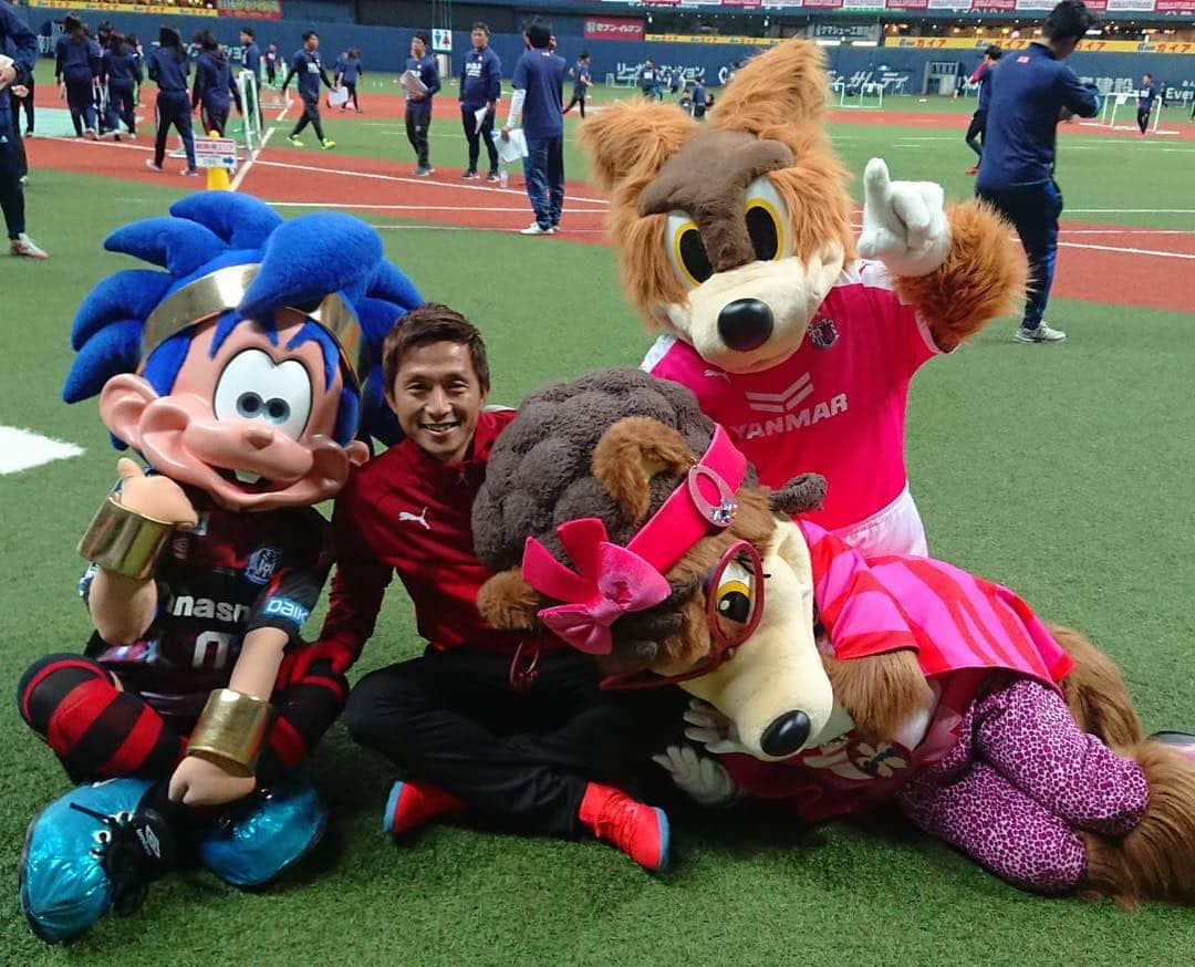 福西崇史さんのインスタグラム写真 - (福西崇史Instagram)「。 ジャレてきました笑⚽️ #マスコットとキッズ #ユニクロサッカーキッズ #大阪 #未就学児  #ガンバボーイ #ロビー #マダムロビーナ #g大阪 #c大阪 #福西崇史 #puma」1月27日 20時22分 - takashi_fukunishi