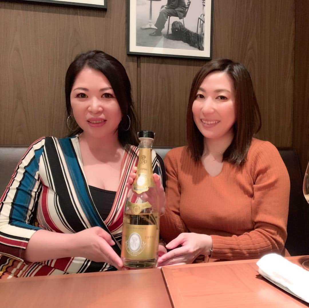 のインスタグラム：「なつこママのバースデー前祝い😊 #クリスタル #シャンパン #champagne」