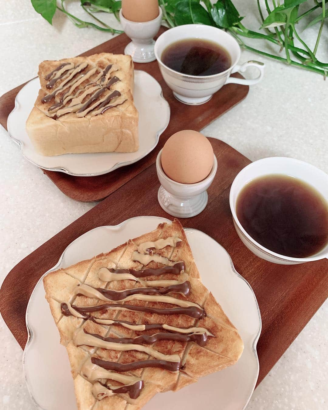 水谷雅子さんのインスタグラム写真 - (水谷雅子Instagram)「#おはようごさいます#モーニング#朝食 #breakfast #トースト#のがみの食パン  #チョコピーナツ#厚焼きトースト #ゆで卵#シュガーレディ #ホットコーヒー#珈琲 #水谷雅子beautybook50の私 #水谷雅子  おはようごさいます🌦 今週もよろしくお願いいたします🐶😊💖 今朝は曇り空で寒いです❄️☁️ こちら午後から雨が降るみたいなので傘を持って温かい格好でお出かけして下さいね🌂 頑張って行ってらっしゃい❣️😊✋」1月28日 7時33分 - mizutanimasako