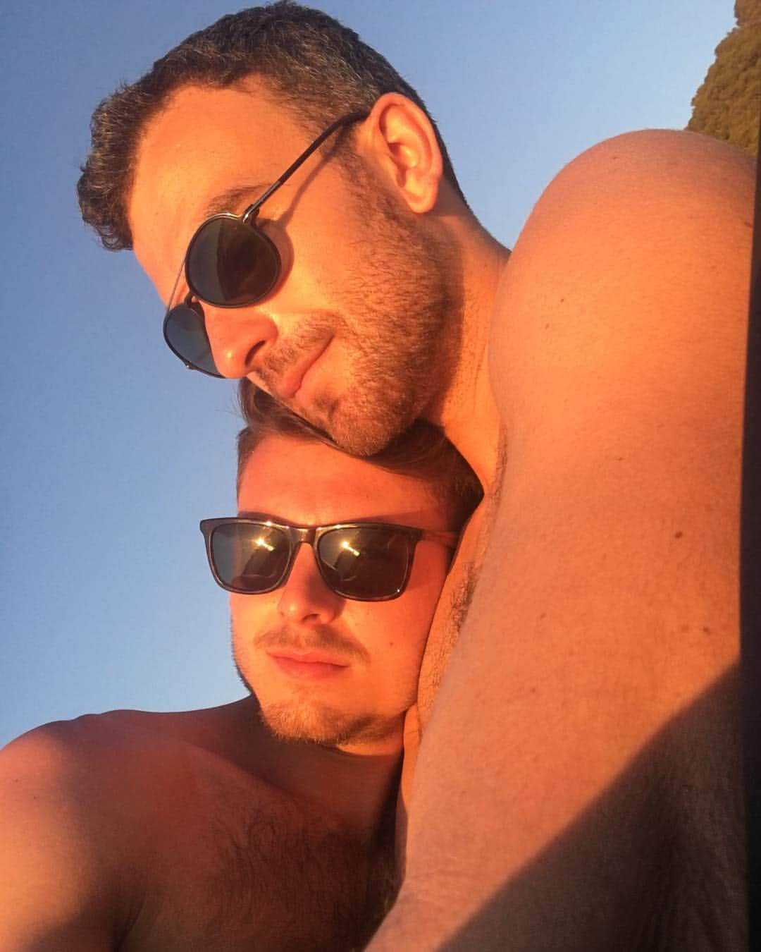 ルイス・フェネロのインスタグラム：「Happy birthday my ❤️!!! #love #couple #sunset #ibiza #summervibes」