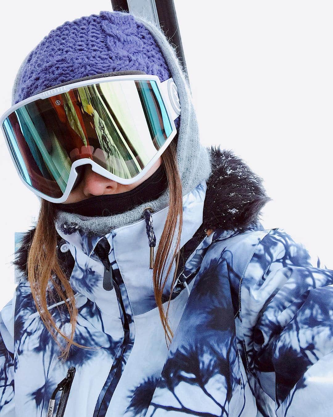 のインスタグラム：「❄️❄️❄️ Wear @roxyjapan  Goggle @electric_snow 寒い日はバラクラバにフードウォーマーがマスト🥶💙」