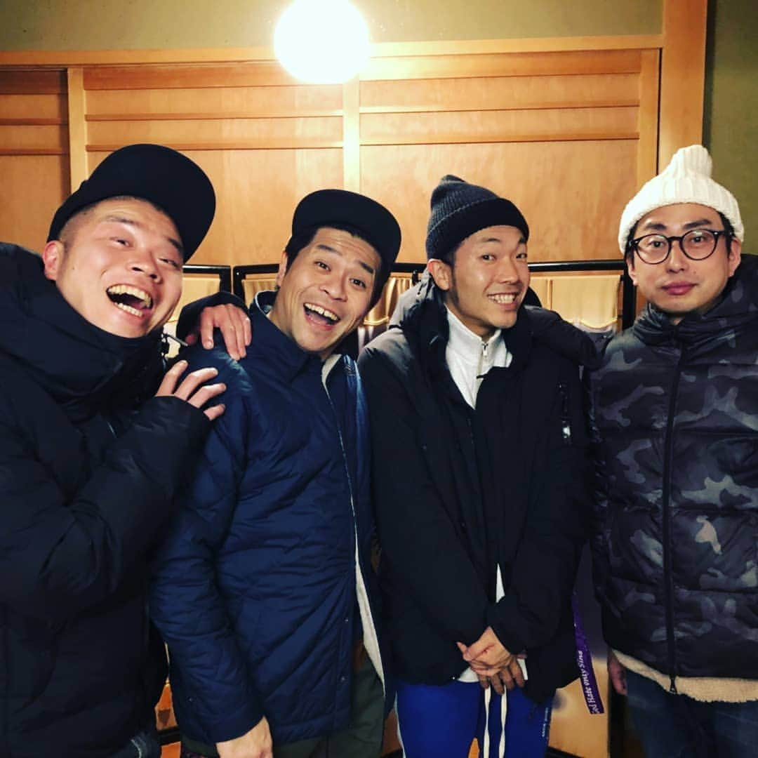 山名文和さんのインスタグラム写真 - (山名文和Instagram)「おいでやす小田とはんなりな仲間たち 楽しかった。 皆様ありがとうございました。  天下一品の鍋食べれるとこ行きました。  幕張と祇園で、定期的にこの四人のライブやってますので、是非！！ #おいでやす小田 #守谷日和 #アキナ #秋山 #山名 #ポートボール守谷 #守谷日和の前の芸名 #天下一品 #味がさね」1月27日 23時30分 - fumikazu_yamana