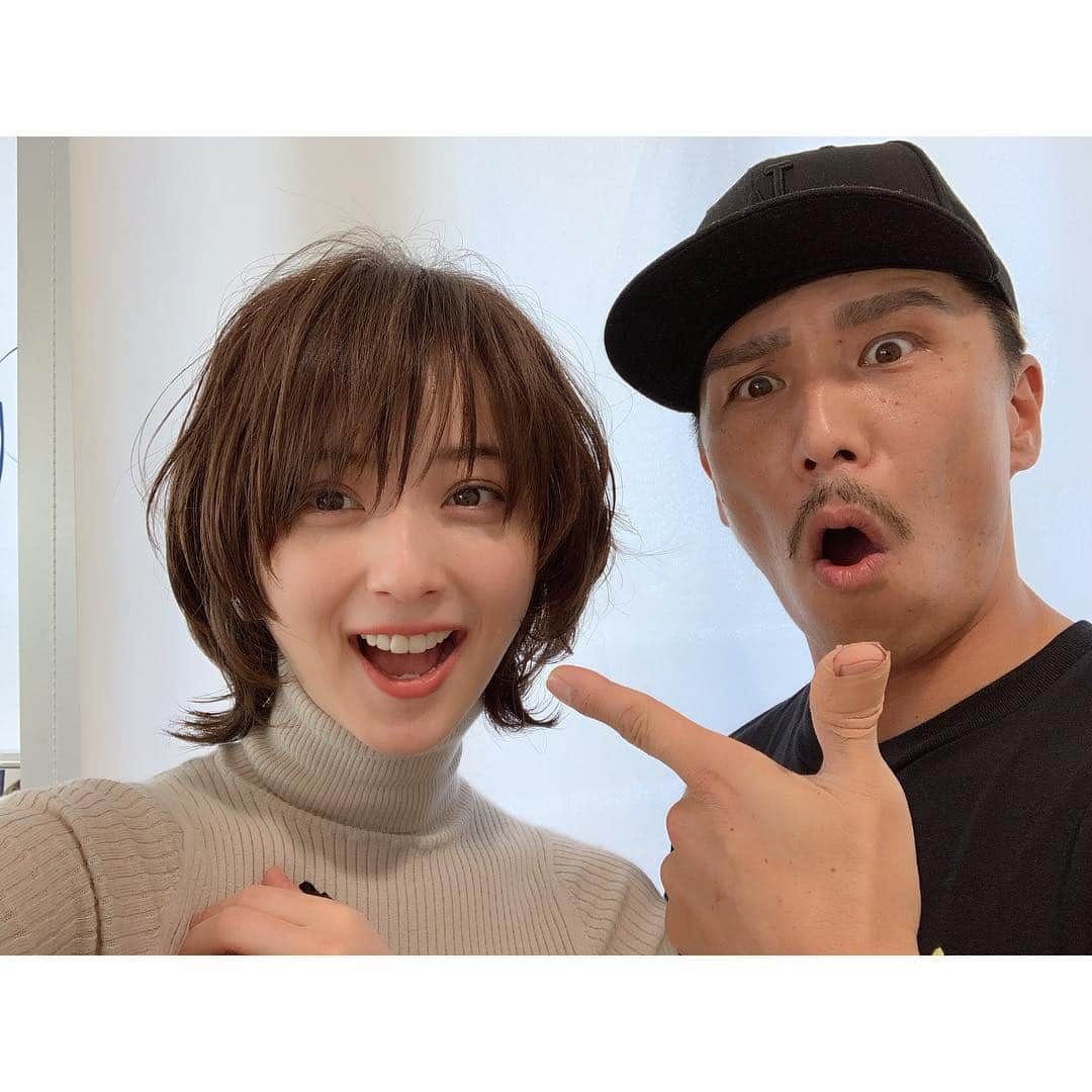 佐々木希さんのインスタグラム写真 - (佐々木希Instagram)「結局、切りました〜 まだ、自分の髪型になれない🤔 洋服選びが楽しみだ。 まるちゃんありがとう！  #air #金丸佳右 さん #ウルフ #パーマ」1月28日 16時52分 - nozomisasaki_official