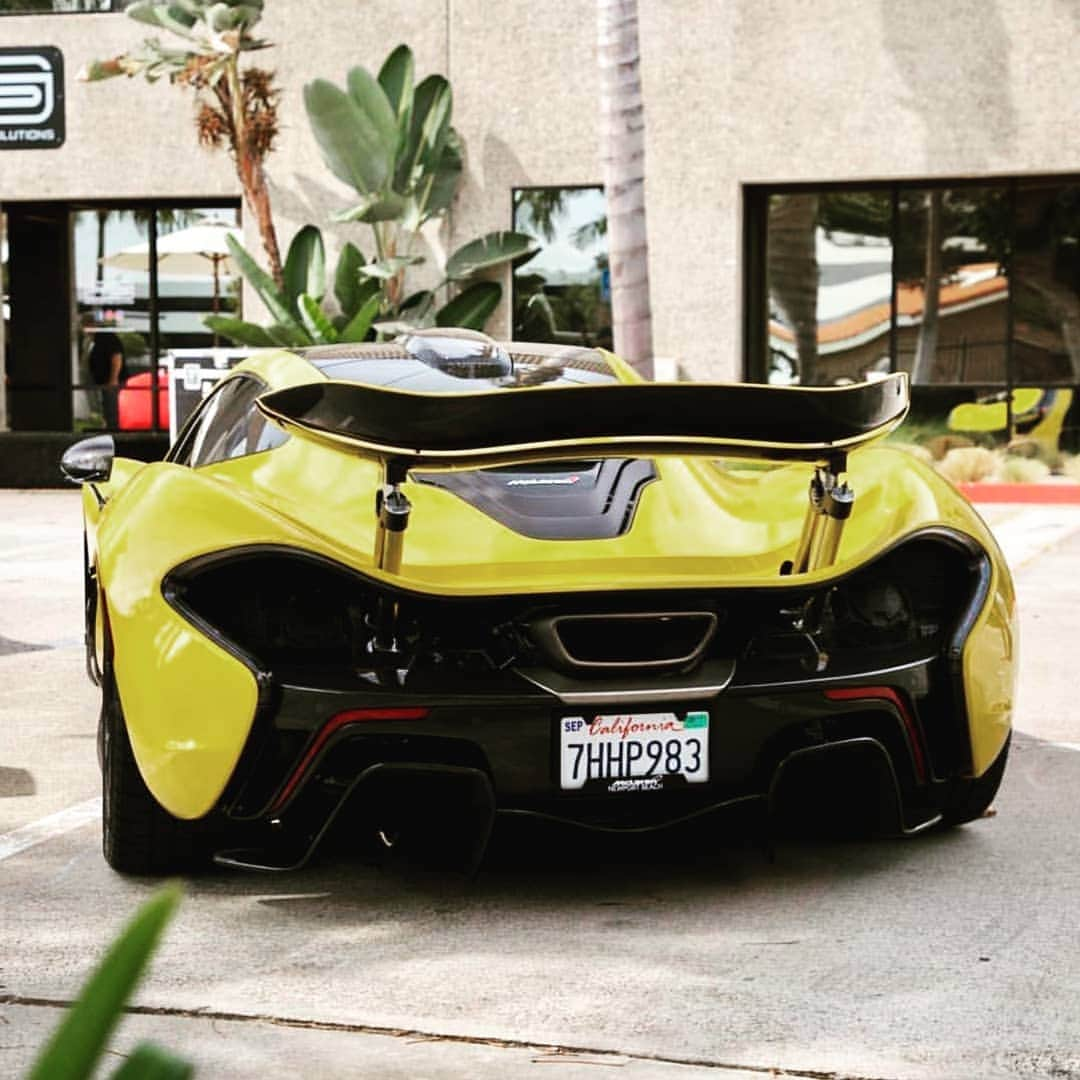 $ Bridger $ のインスタグラム：「Dream Car #fastcar #fastandfurious #speed #racecars #enjoy #oval #chase #indy #500 #nascar #nfl #nba #nfl #superbowl #sport #sports #usa #england #france #germany #spain #greece #turkey #sweden #switzerland #hungary #time #life」