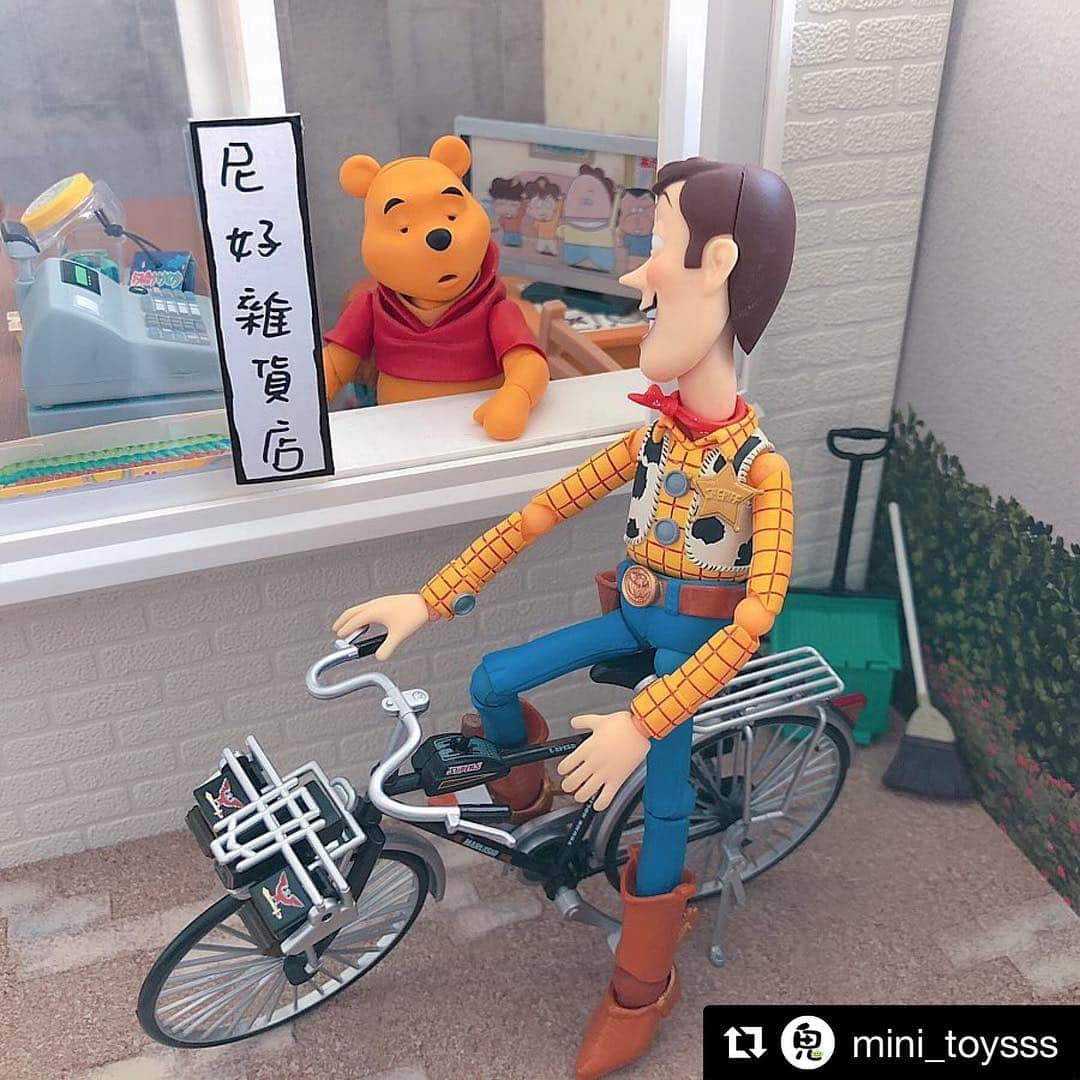 のインスタグラム：「プーさん、そんな顔して 何を売ってる❓ 🤭  Repost @mini_toysss with @get_repost ・・・ - 維尼：本店不賣給小白ㄘ😒 - - - - #rement #記録用 #miniature #メガハウス #식완 #rements #rementjapan #ぷちサンプル #miniaturefood #rementcollection #キッチン #ドールハウス #toyjapan #리멘트 #食玩 #リーメント #ミニチュア #minitoys #foodie#ミニチュアフード #like4like #美味しい #toy #記録 #盒玩 #大人買い #小熊維尼 #food #アフタヌーンティー #winniethepooh」