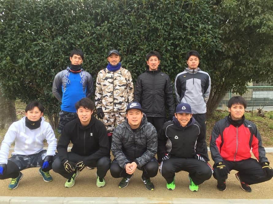 石原彪のインスタグラム：「遅くなりましたが。 いい自主トレが出来ました！ 学ぶ事が凄く多くて自分の為野球だけじゃない所まで学ばしていただきました！ もう少しでキャンプに入りますが、頑張ります👍  #京都 #自主トレ #チーム藤田  #怪我なく無事終了 #キャンプ頑張ります #応援よろしくお願いします」