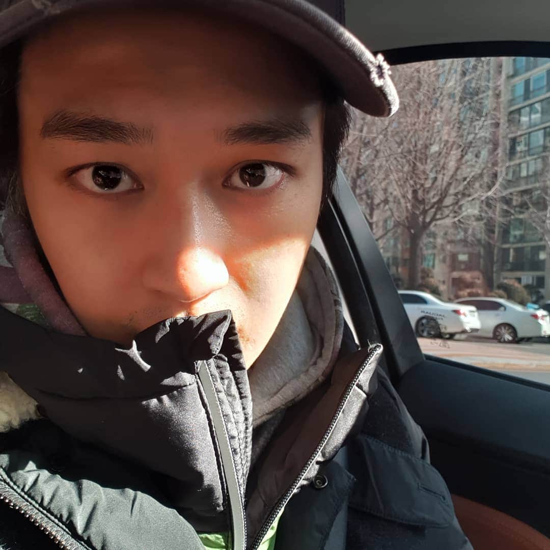 イ・ジュンムンのインスタグラム：「저 드라마 끝나구 잘 지내고 있어요~ 이제 따뜻해지는가.. #생존신고#대기중#월요일은문화센터가는날#새해복많이받으세요#업데이트는어려워」