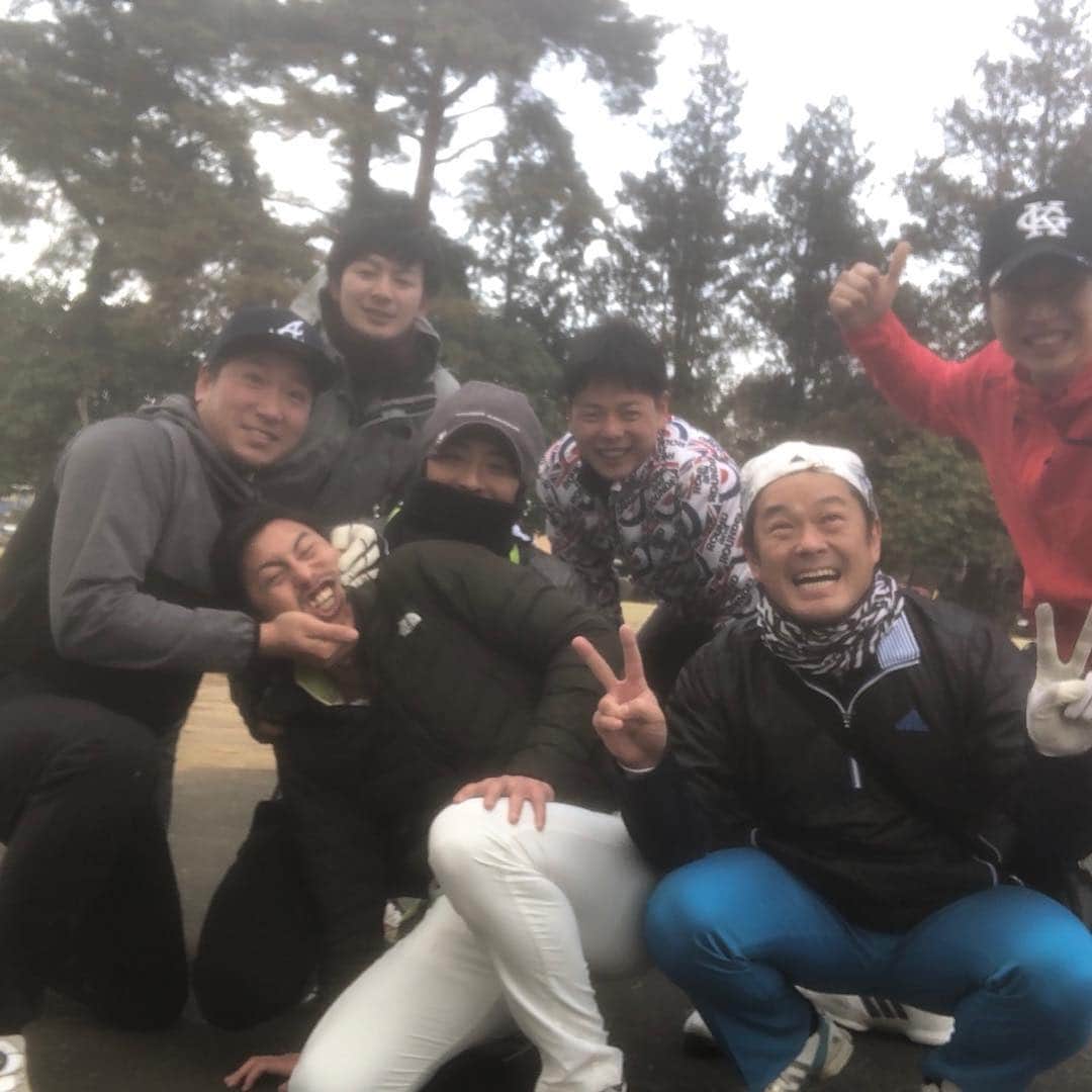 荒木貴裕のインスタグラム：「キャンプ前最後のゴルフ⛳️ いつもありがとうございます😊 #わんぱくさん#勇剛さん#川﨑#大樹#穂坂氏#晃大朗#ダーギー#SB#球春到来」