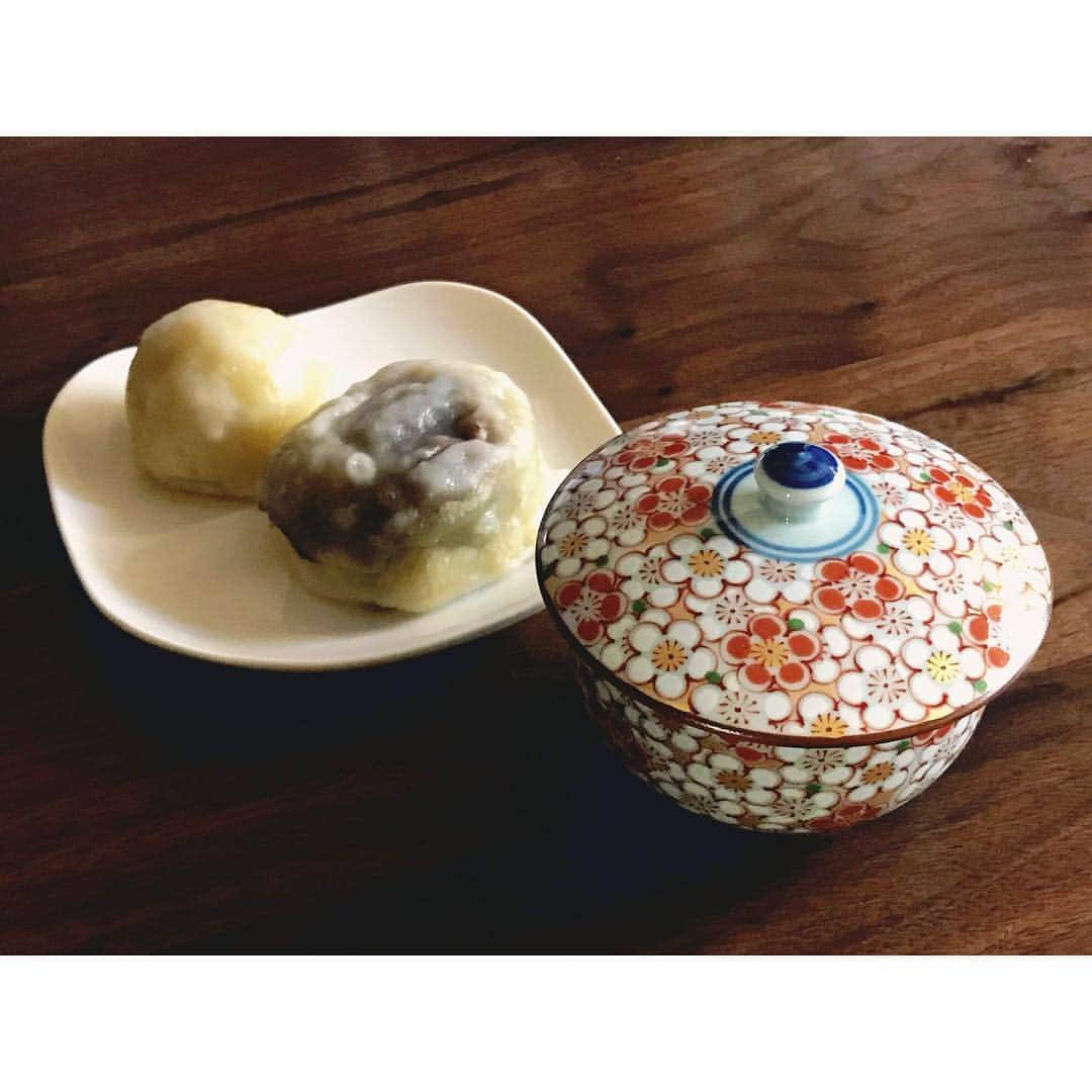 権藤朱実さんのインスタグラム写真 - (権藤朱実Instagram)「🍵 『肥後俵屋』 ●いきなり団子 ●菊池栗だご ここの栗だご本当に美味しいんだぁ〜😋 いきなり団子の甘味もバッチリ！！ #Japan #Tokyo #Kumamoto #food #wagashi #dango #akephoto #akeFS #shop #higotawaraya #肥後俵屋 #ひごたわらや →http://www.k-sweets.net/shop12.html #熊本 #和菓子 #いきなり団子 #栗団子 #菊池栗だご #お取り寄せ出来るよ☎️ #美味しいお店♡ #ご馳走様でした♡ #また絶対食べたい♡ #model #satorujapan #akemigondo #モデル #サトルジャパン #権藤朱実 →@satorujapan_official @akemigondo ☑︎プロフィールのリンクにて、blog更新中☺︎ My blog『ake photo』 →http://ameblo.jp/akemi-gondo/」1月28日 18時02分 - akemigondo