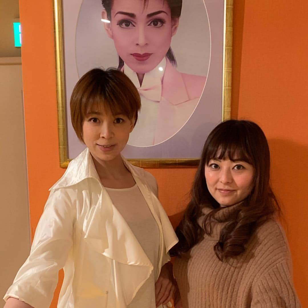 初嶺麿代さんのインスタグラム写真 - (初嶺麿代Instagram)「文化放送ラジオの収録で、レポーターの杉山菜摘さんと💁‍♀️✨ 文化放送 『なかじましんや土曜の穴』 放送予定日 ２月２日（土）番組内 11時20分頃〜約10分間 『プレゼン！』というコーナーで、 宝塚歌劇人気の秘密を特集します。 その話題の一つとして『なりきりタカラヅカ』の紹介をして頂きますよー。  ちなみに２月２日土曜#なりきりタカラジェンヌ クラスは#星組 #キラールージュ に#なりきりダンス ！！ ご参加お待ちしています^_^ #楽しい時間 #健康 に#美容 に #キラキラ しよう  #初嶺麿代 #ラジオ出演 #宝塚 #特集  #なりきり #なりきりタカラジェンヌ  #なりきりタカラジェンヌ #宝塚og  #ダンス #フィットネス #学芸大学  #池袋」1月28日 19時13分 - hatsunemayo