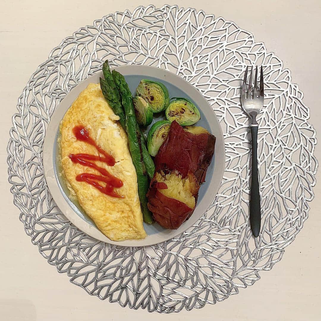 さーたんさんのインスタグラム写真 - (さーたんInstagram)「* * * 卵も大事なタンパク質🍳✨ ケチャップは少しだけ🙆‍♀️ * * * 3月31日の大会まで減量中🐷 さちと減量するよー🙋‍♀️って方は ハッシュタグ 👉 #さーたんと減量  をつけて投稿してね🌈❤️ 時間がある時にさちもチェックしにいくよ😉✨ 皆で頑張ろう💪🔥 * #さーたんの筋肉飯🍖  #ダイエット #diet #減量 #ボディメイク #トレーニング #筋肉 #筋トレ #筋トレ女子 #筋肉女子 #ジム #フィットネス #ヒップ #お尻 #腹筋 #背中 #ビフォーアフター #筋トレ女子 #トレーニー #減量 #ダイエット #食べて痩せる #バルクアップ #ダイエット食 #減量食 #焼き芋 #さつまいも #SSA #サマスタ #サマースタイルアワード #SSA」1月28日 20時47分 - saachi_10