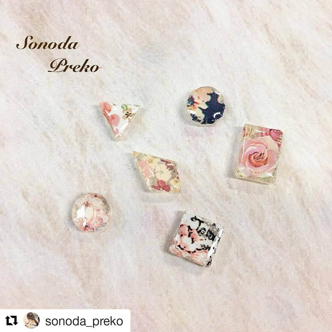 PREGELさんのインスタグラム写真 - (PREGELInstagram)「#Repost @sonoda_preko (@get_repost) ・・・ 🌸 新しく発売されたアートホイル・フラワーシリーズと3Dモールドを使ってオリジナルパーツを作ってみました✨✨ ・ ネイルとお揃いにして乗せてもきっと可愛い☺️💓💓 楽しみがいっぱいですね💐💐 ・ #ソノダプリコ #尼っ子 #美甲 #シンプルネイル #プリジェルミューズ #nail #PREGEL #プリジェル#ジェルネイル #ネイルアートデザイン#gelnails#gelnaildesign #art #プリアンファ#キャンディポケット #instanails #トレンドアート#instagood  #プリジェルのその先へ #ニュアンスネイル #フラワーアートホイル #フラワーネイル . ご購入はこちらのwebショップ&店舗へ プリモール @nail_premall  ジョイアート @joyartofficial  プリクシー @prexyofficial  キャンディポケット各店でもご購入頂けます💓 @candypocket.shinsaibashi  @candypocket_umeda  @candypocket_motomachi  @candypocketgotanda  @candypocket.sonoda  @candypocket_machida  @candypocket_kashiwa」1月28日 21時13分 - pregelofficial