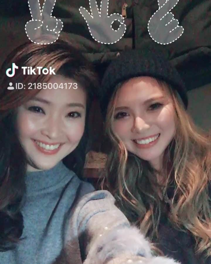 福良真莉果のインスタグラム：「． ティックトックpart23💃✨ ． ．  #久々のTikTok #久々すぎて全然できてない！ あははは🤣 #なんじゃこりゃー #けどやっぱり楽しいねー！ #モンスターハウス の #蘭ちゃん #会うたびに可愛くなってくー大好き😍 #ティックトック #TikTok #ポーズシャッター」