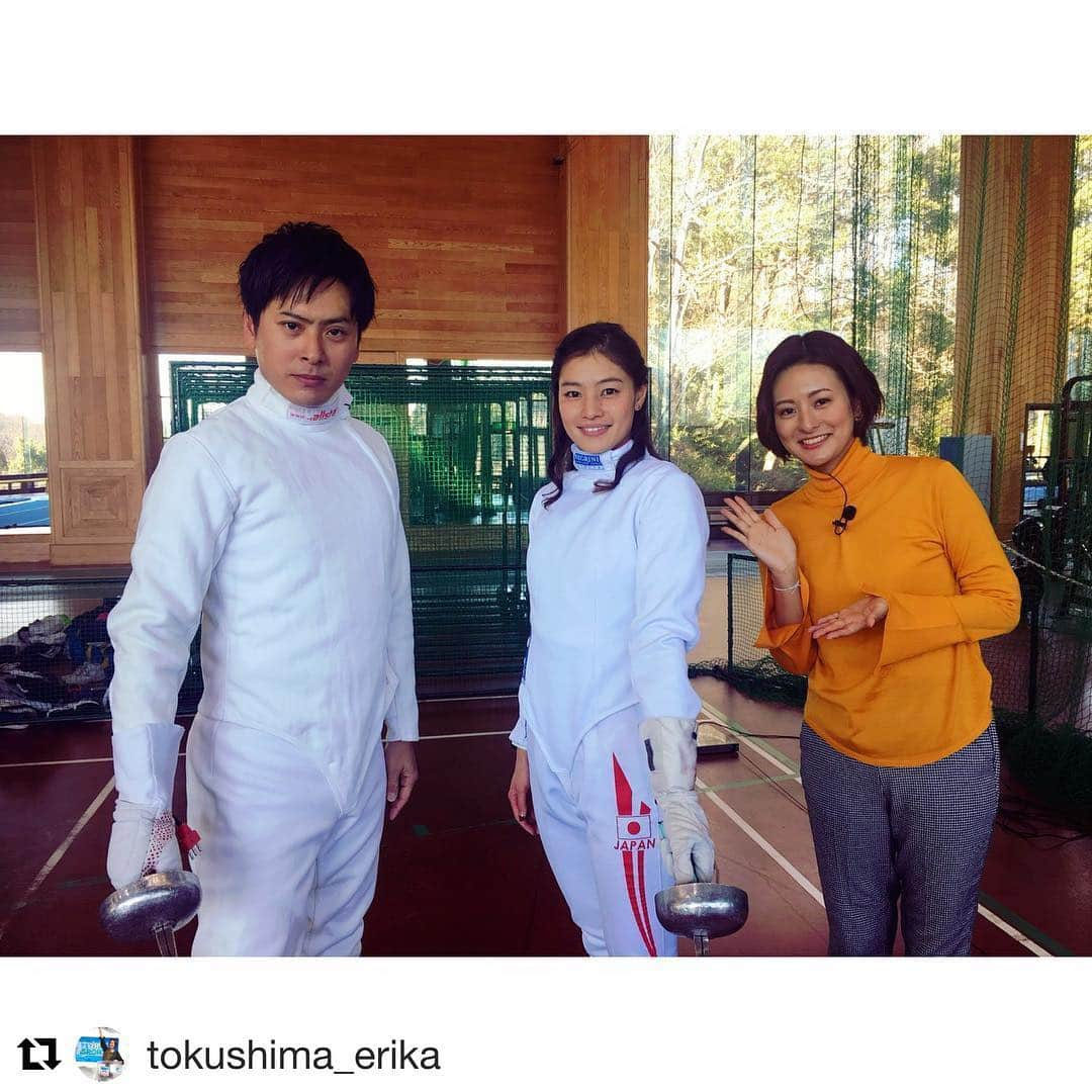 才藤歩夢さんのインスタグラム写真 - (才藤歩夢Instagram)「#Repost @tokushima_erika with @get_repost ・・・ * 明日はZIP!2020💪🏻 山下健二郎さんと近代五種 才藤歩夢選手の取材に行ってきました！ 才藤選手の美しくしなやかな姿に見惚れてしまいました…💕 近代五種、おもしろいです！ そもそもどんな競技なのか、というところから その難しさ、奥深さまで… 健二郎さんのかっこいいところも、たくさん見られます😎🌟 #近代五種  #才藤歩夢 選手 #山下健二郎 さん #ZIP! #3枚目は馬にびびるあまり #ニンジンを落とす瞬間 #よく見るとニンジン色のニット着てるのに #7時20分ごろです」1月29日 0時38分 - ayumu_saito_