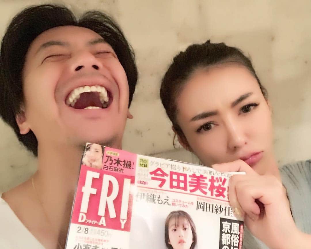 のインスタグラム：「Just frends!友達同士で撮られるってどゆこと？！ #勘違いにもほどがある#お騒がせしました#ネタ切れかっ#即会議#怒りと笑いの狭間に#friday#今日は火曜日だけど」