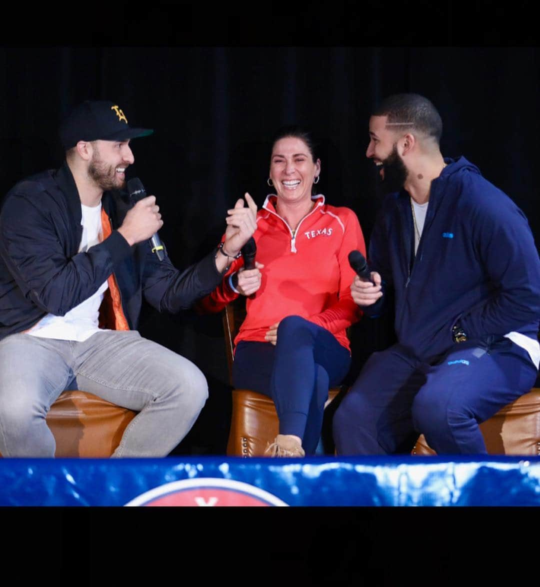 ジョーイ・ギャロさんのインスタグラム写真 - (ジョーイ・ギャロInstagram)「Want to thank all the @Rangers fans that came out to Fan Fest this past weekend! Thank you all for making it a memorable one! ⚾️🙌🏼」1月29日 3時14分 - joeygallo24