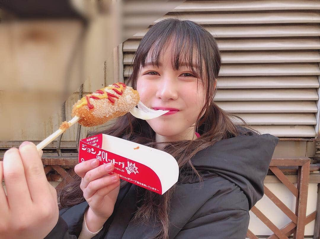 永野芹佳さんのインスタグラム写真 - (永野芹佳Instagram)「チーズびよーーーん。してきました〜💓 #チーズハットグ  #新大久保  #🧀」1月29日 20時41分 - iroziro_serika