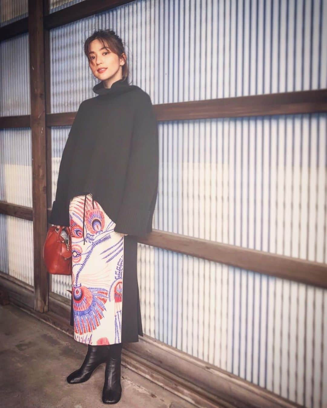 中村アンさんのインスタグラム写真 - (中村アンInstagram)「私服❄️ Knit : @oldceline ﻿ skirt : @driesvannoten ﻿ Boots: @oldceline ﻿ Bag : @bally」1月29日 21時01分 - cocoannne