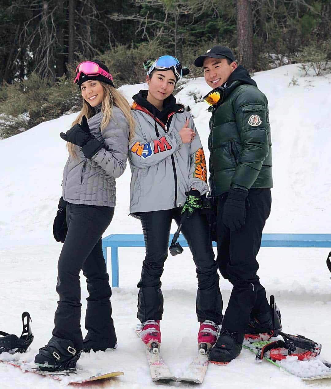 大森勝太朗さんのインスタグラム写真 - (大森勝太朗Instagram)「first time snowboarding with my best friends 🤩 the first pic is an accurate depiction of what i actually did though 🏂😩」1月29日 14時13分 - sho_omori